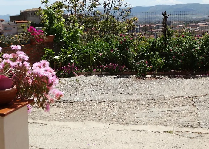 SA MENDUA E SA PRUNA casa al mare